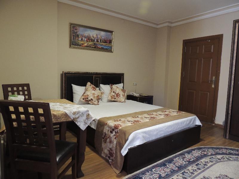 Adana Saray Hotel Extérieur photo
